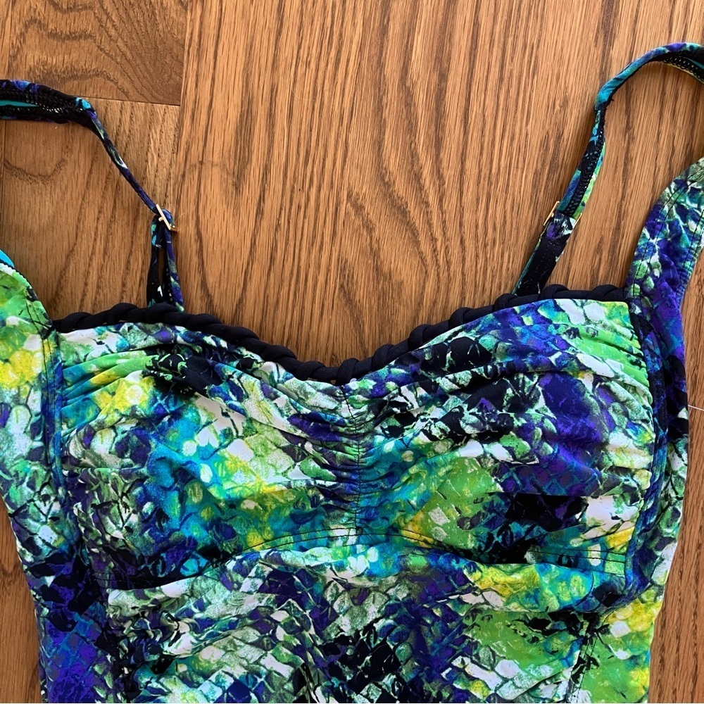 NWT La Blanca Abstract Green Snake Skin Print One Piece Swimsuit (10) - Picture 2 of 8